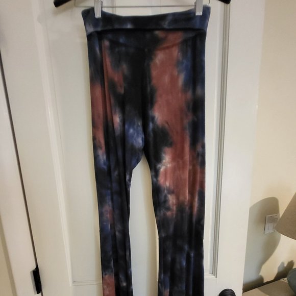 New T Party Tie Dye Flare Leg size Small - Picture 3 of 4